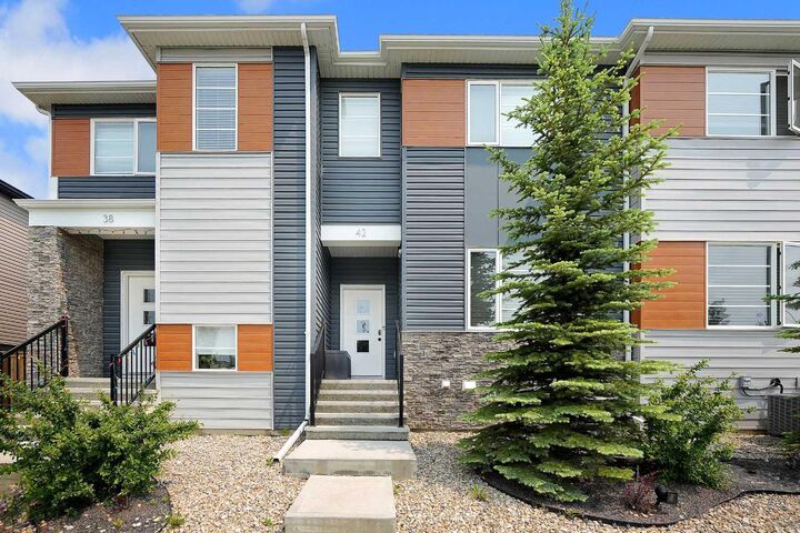 Property Photo:  42 Midtown Boulevard SW  AB T4B 4E4 