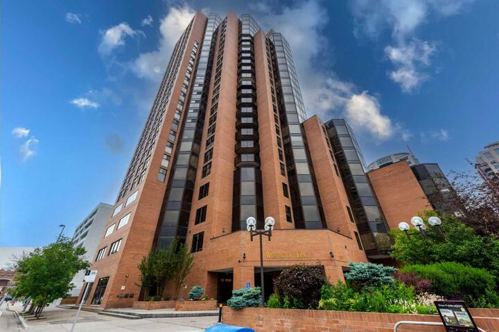 1100 8 Avenue SW 1502 — photo 1