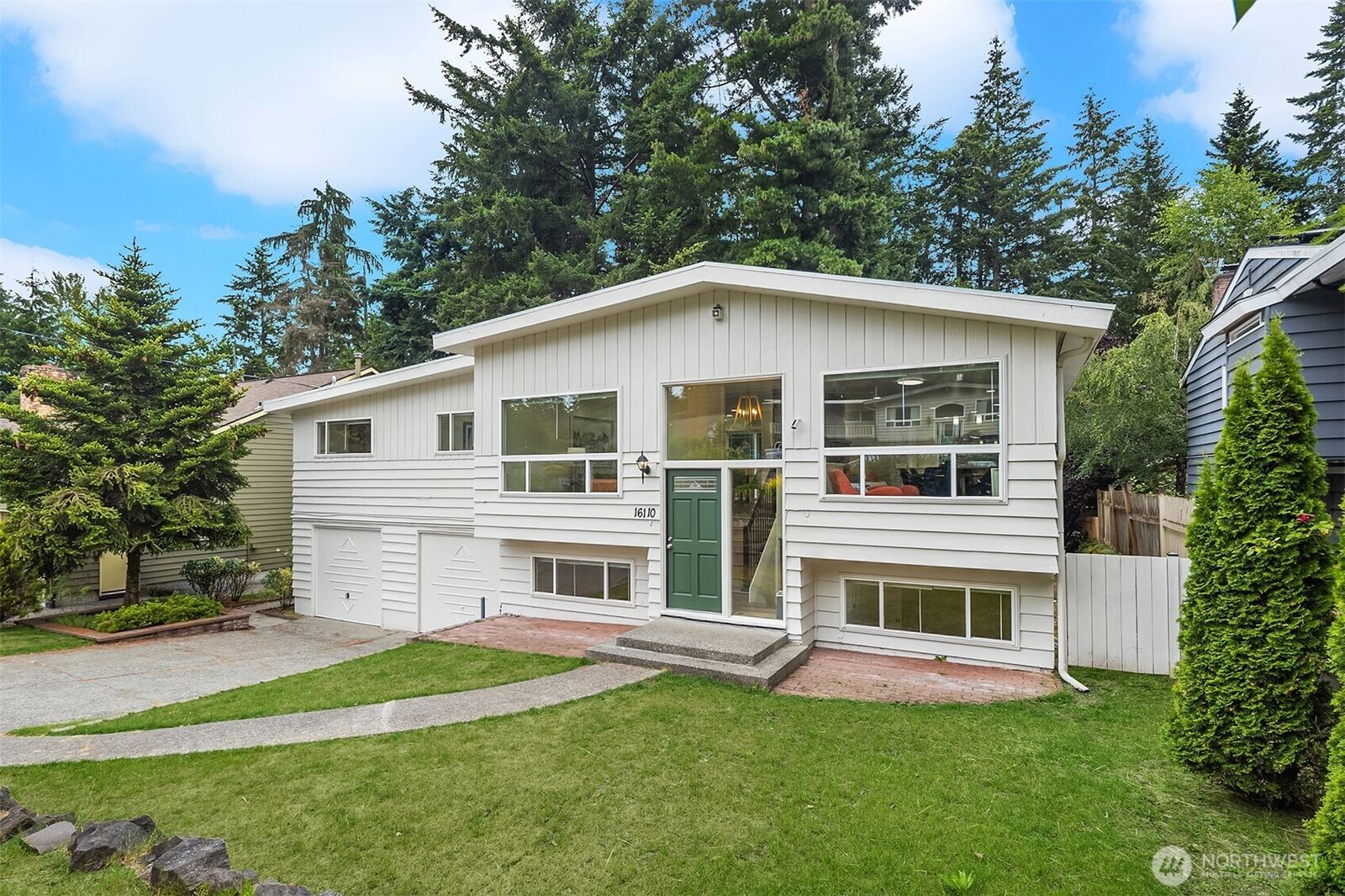 Property Photo: 16110 Evanston Avenue N WA 98133