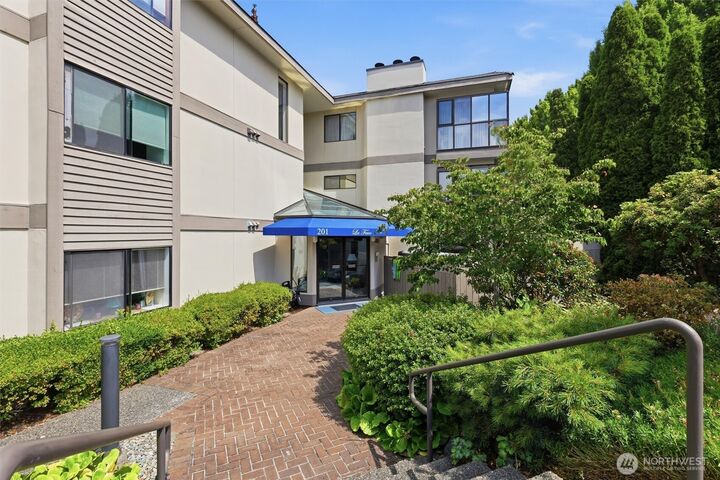 Property Photo:  201  3rd Avenue N 317  WA 98020 