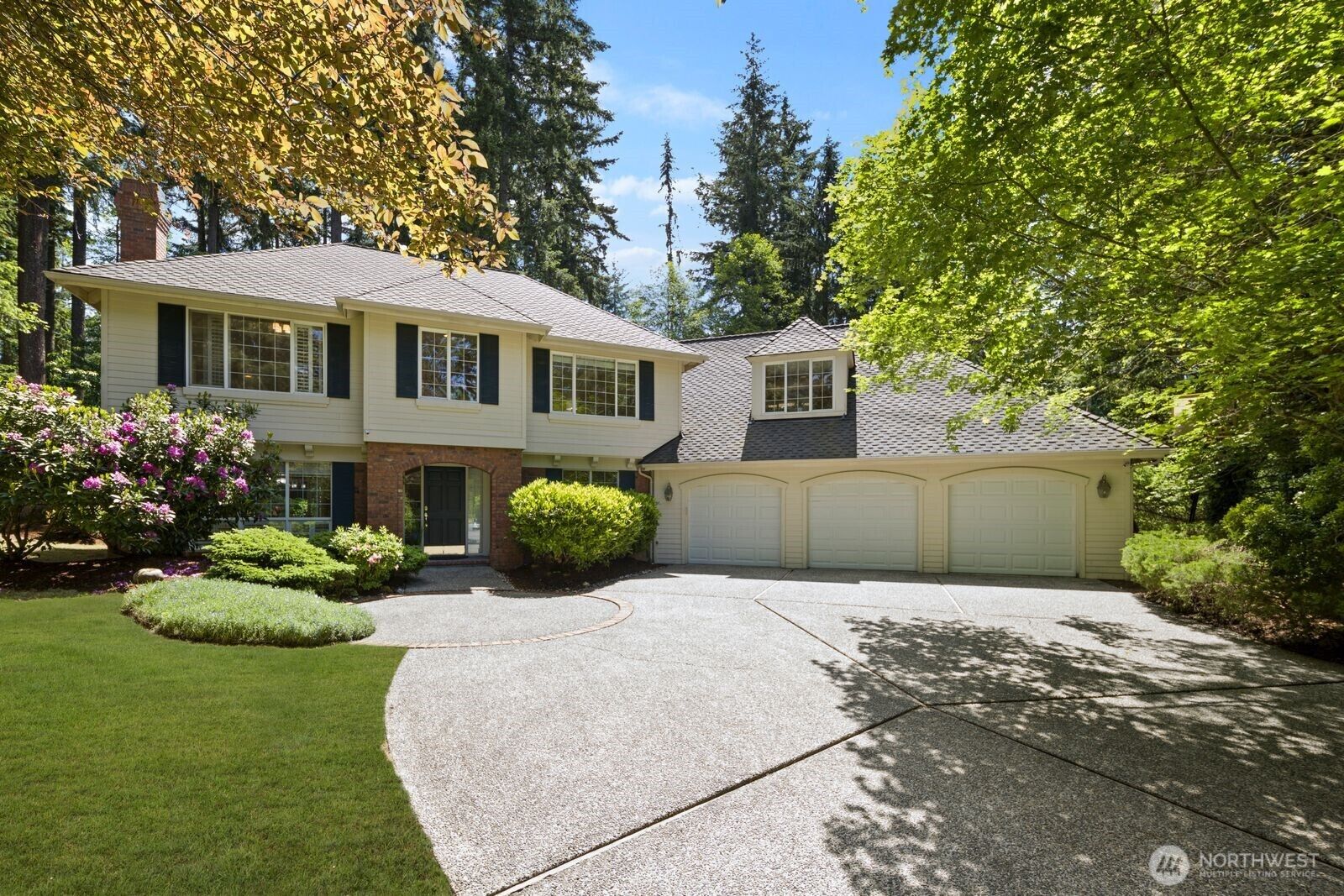 Property Photo: 7700 234th Place NE WA 98053