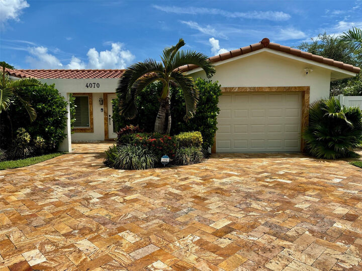 Property Photo:  4070 NE 26th Avenue  FL 33308 