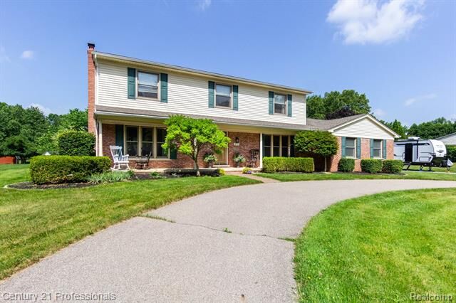 Property Photo: 671 Bridgestone Drive MI 48309