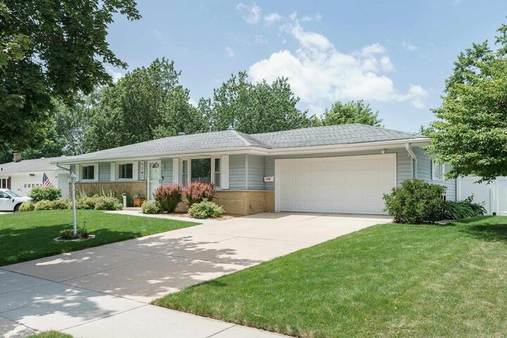Property Photo:  1147 Ontario Drive  WI 53545 