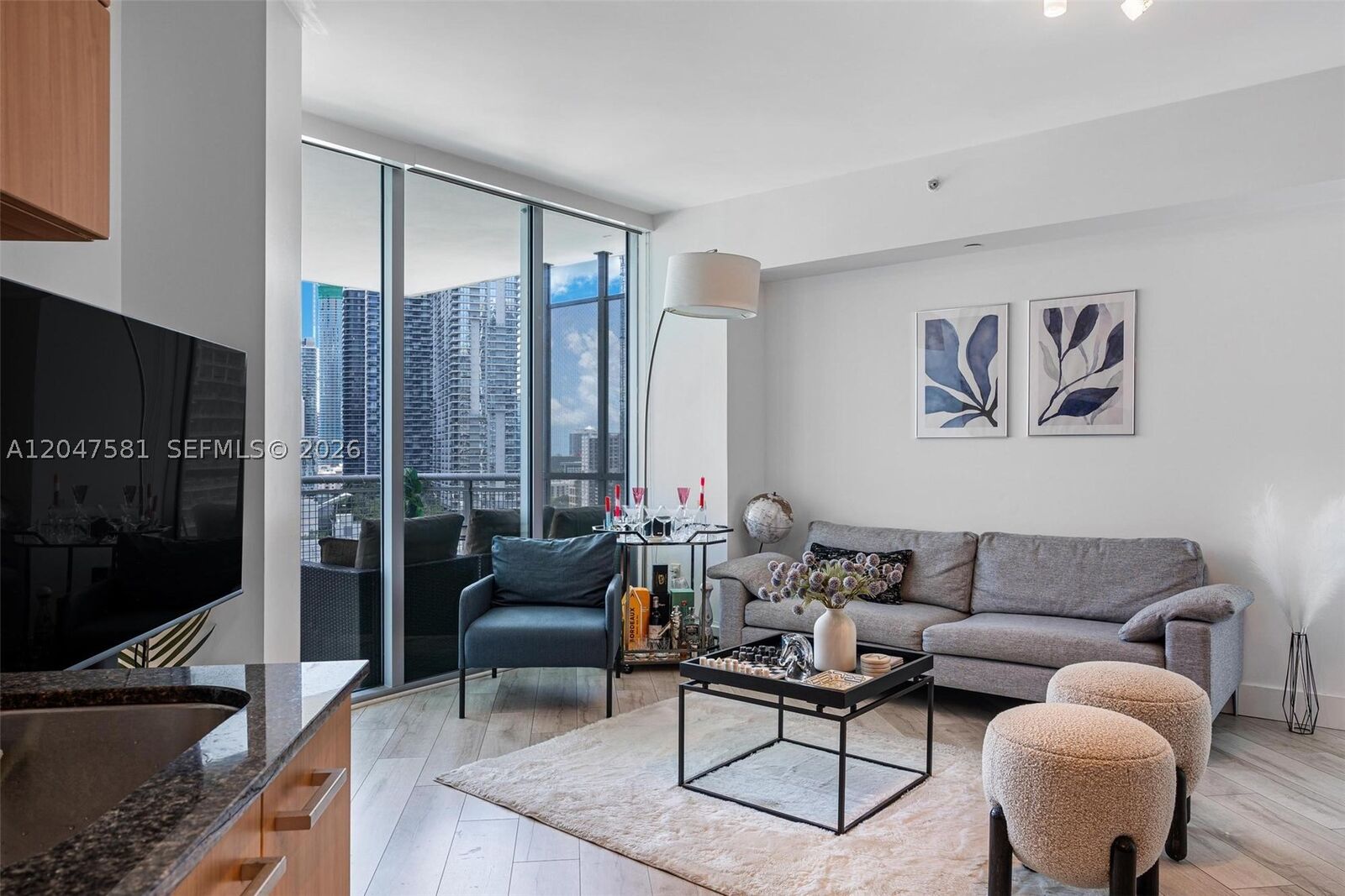 Property Photo:  350 S Miami Ave 2108  FL 33130 