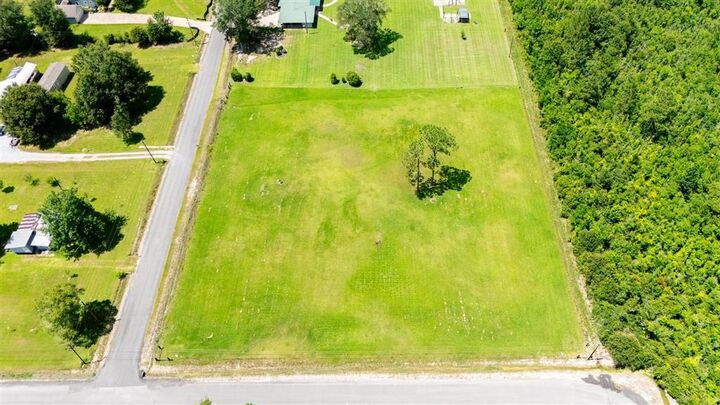 Property Photo: 0 Benoit Road Tract 2 LA 70611