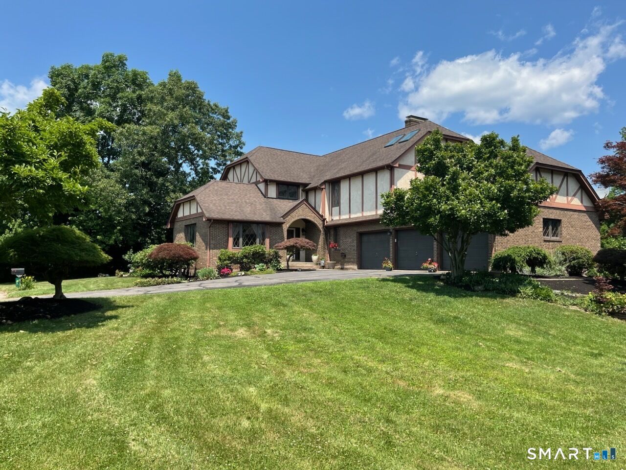 Property Photo:  37 Valerie Drive  CT 06043 