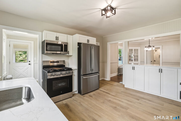 Property Photo:  572 Forbes Street  CT 06118 