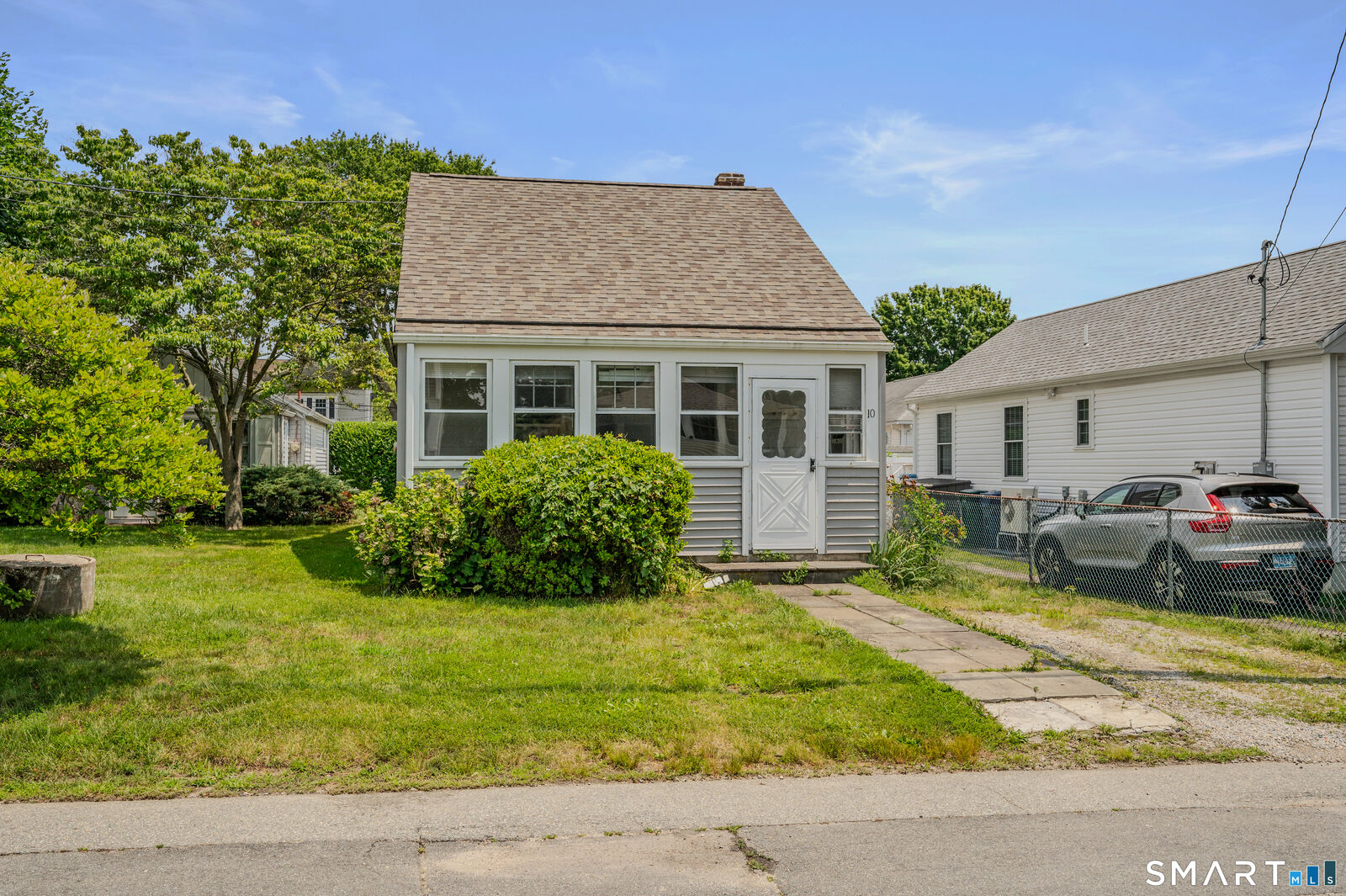 Property Photo:  10 Swan Avenue  CT 06371 