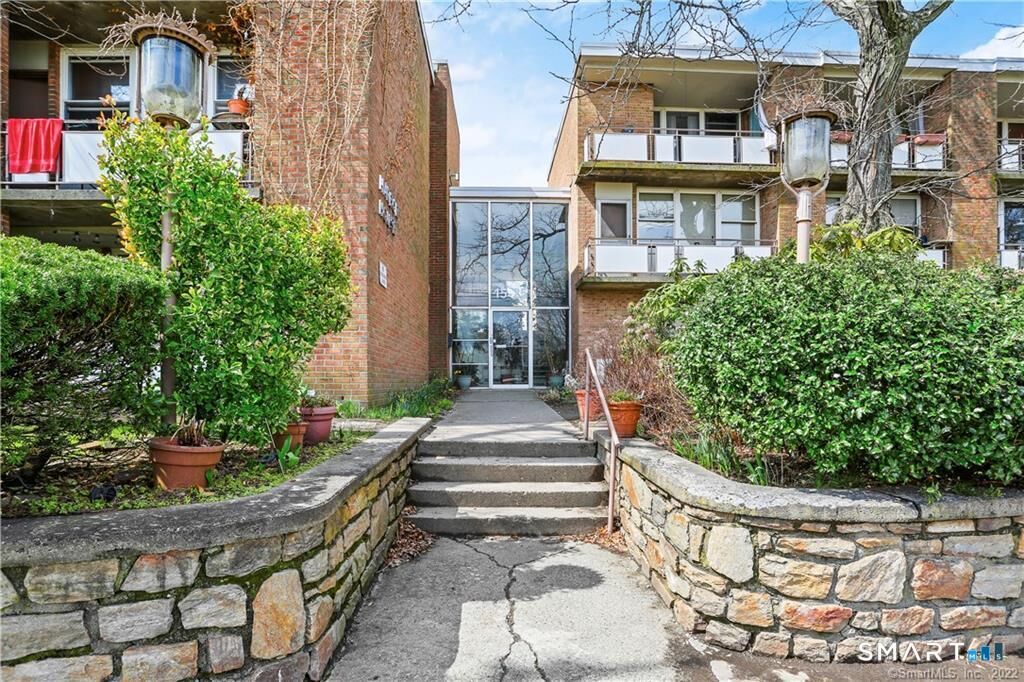 Property Photo: 25 Ellsworth Street 5 CT 06605