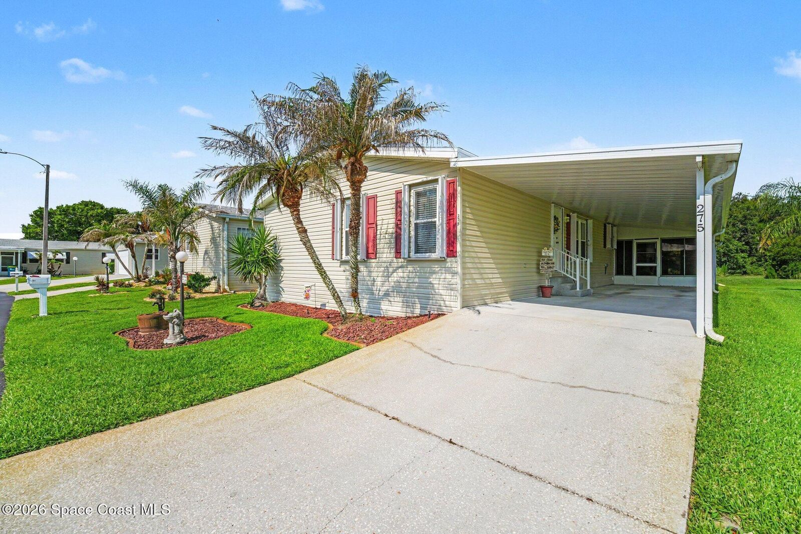 Property Photo: 275 Outer Drive FL 32926