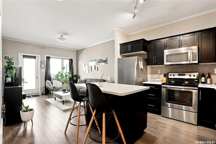Property Photo:  720 Baltzan Boulevard 103  SK S7W 0W6 