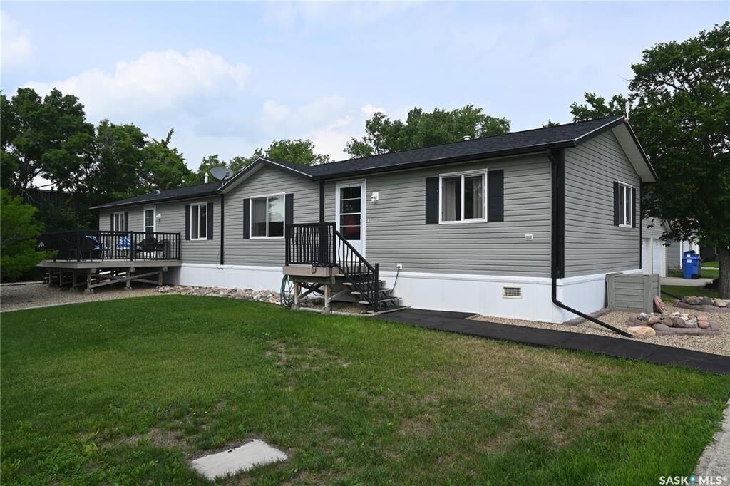 Property Photo:  400 Main Street  SK S0G 2W0 