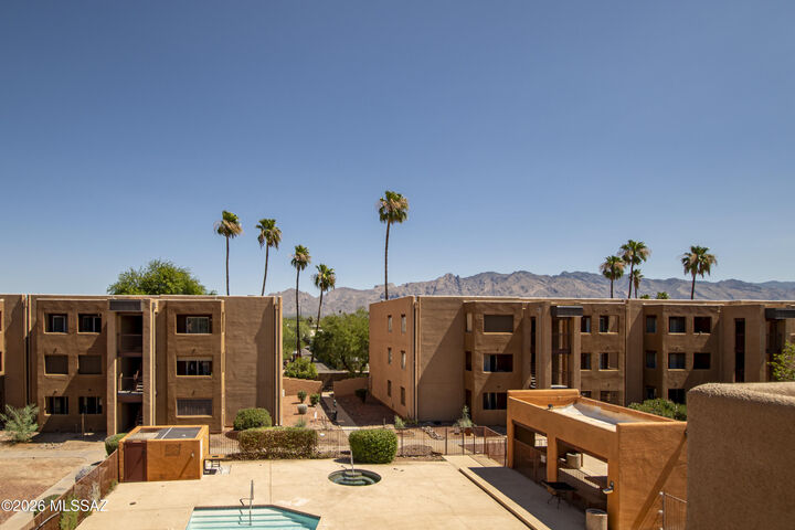 Property Photo:  1810 E Blacklidge Drive 417  AZ 85719 