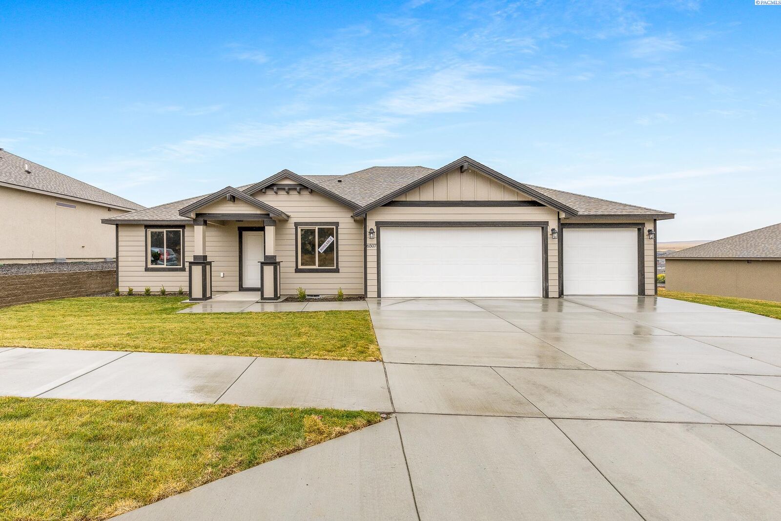 Property Photo: 6507 W 28th Ave WA 99338