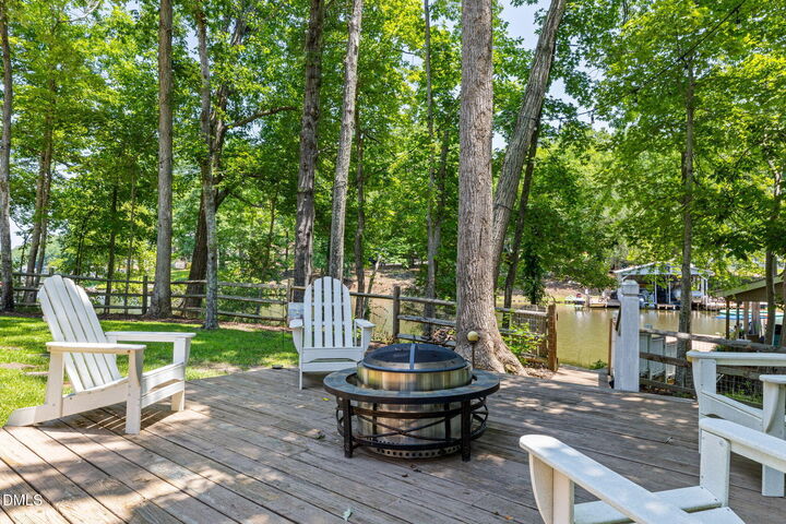 Property Photo: 127 S Daniel Court NC 27551