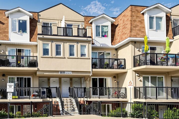 Property Photo:  3035 Finch Avenue W 2012  ON M9M 0A2 