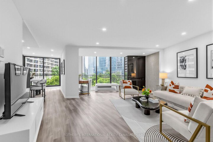 Property Photo: 33 Harbour Square 1008 ON M5J 2G2