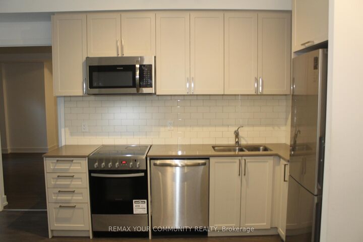 Property Photo:  268 Buchanan Drive 203W  ON L3R 8G9 