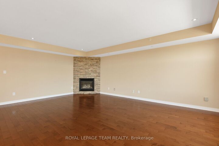 Property Photo: 659 Sue Holloway Drive 401 ON K2J 5W4