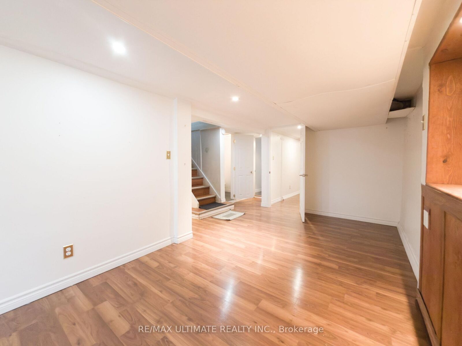 Property Photo: 46 Lorindale Avenue Lower ON M5M 3C2