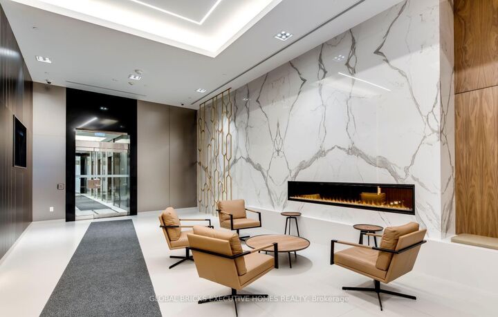 Property Photo:  28 Freeland Street 4503  ON M5E 0E3 