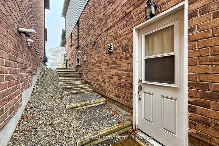 Property Photo:  121 Crafter Crescent  ON L8J 0H8 