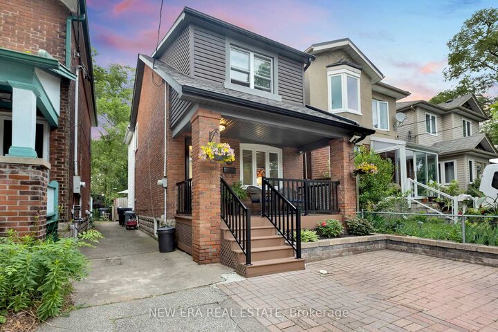 8 Page Avenue — photo 1
