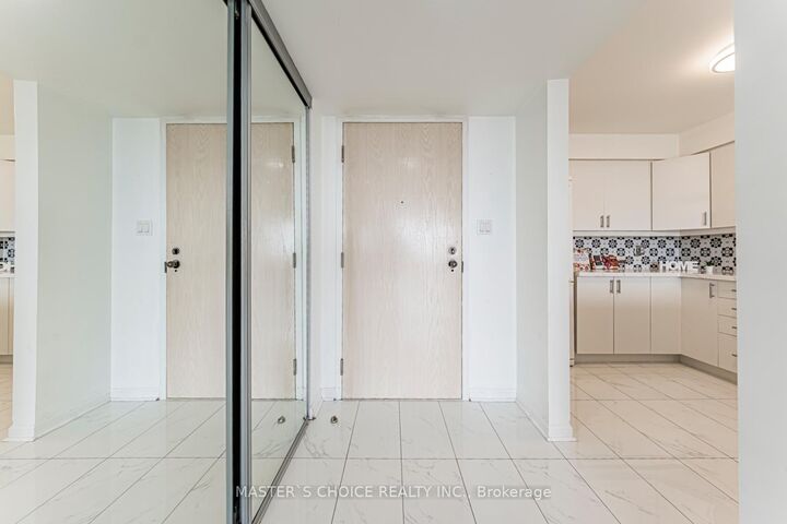 Property Photo: 50 Eglinton Avenue W 1110 ON L5R 3P5