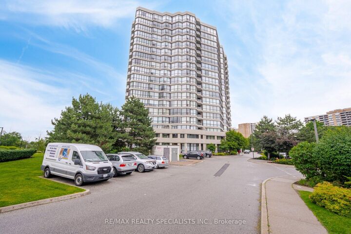 Property Photo: 5 Rowntree Road N 805 ON M9V 5G9
