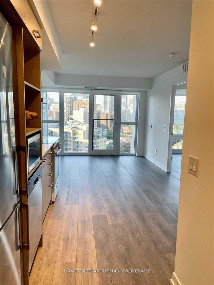 Property Photo:  