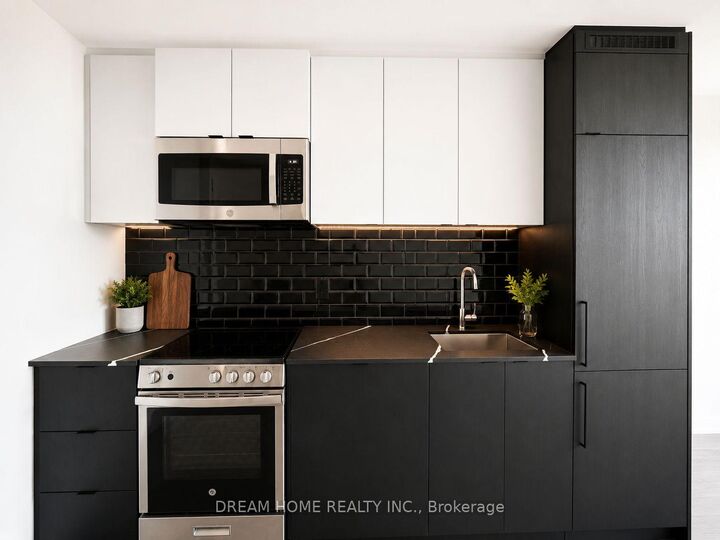 Property Photo:  285 Dufferin Street 810  ON M6K 0J2 