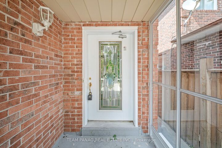 Property Photo:  39 Colchester Avenue  ON L6Z 3S7 