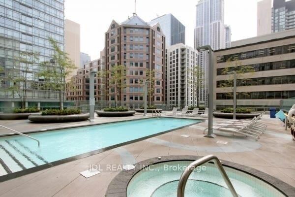 Photo de la propriété:  832 Bay St Street 1605  ON M5S 1Z6 
