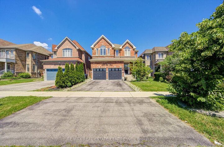 Property Photo: 3275 Tacc Drive ON L5M 0H4