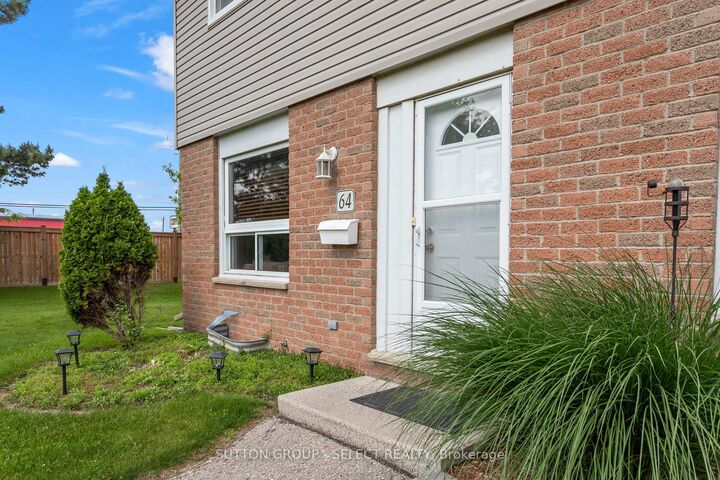 Property Photo:  40 Tiffany Drive 64  ON N5V 3N3 