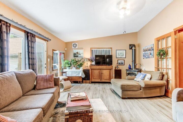 Property Photo: 59 Adelaide Street S ON N5Z 3K3