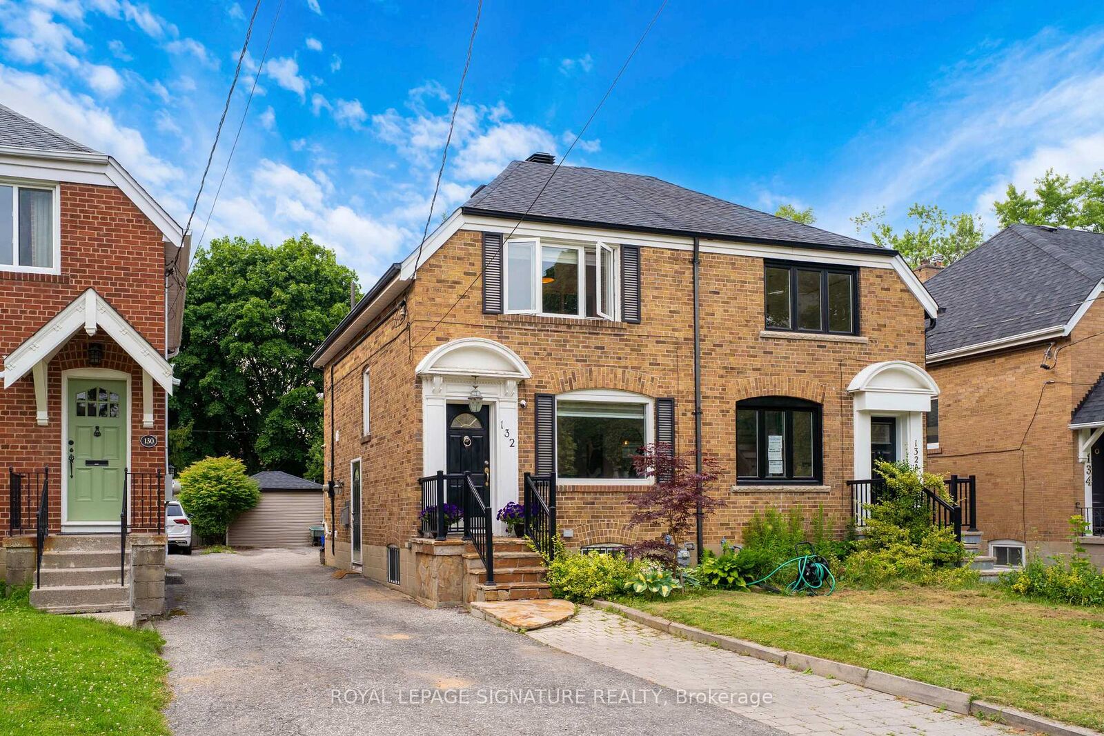 Property Photo:  132 Glenvale Boulevard  ON M4G 2V9 