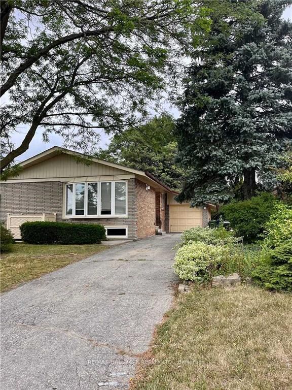 Property Photo: 164 Richard Clark Drive Lower #2 ON M3M 1V4