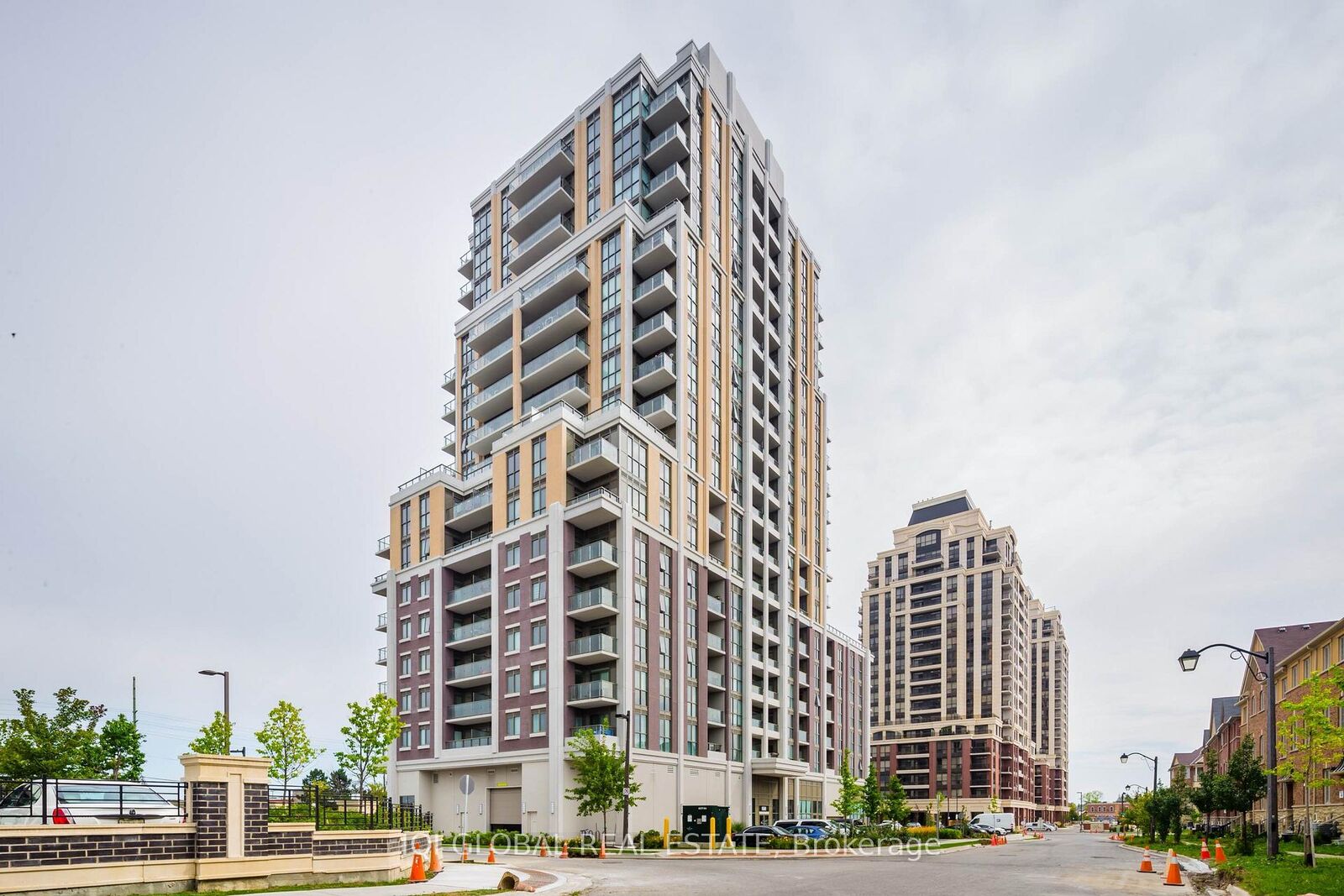 Property Photo: 9560 Markham Road 1808 ON L6E 0T9