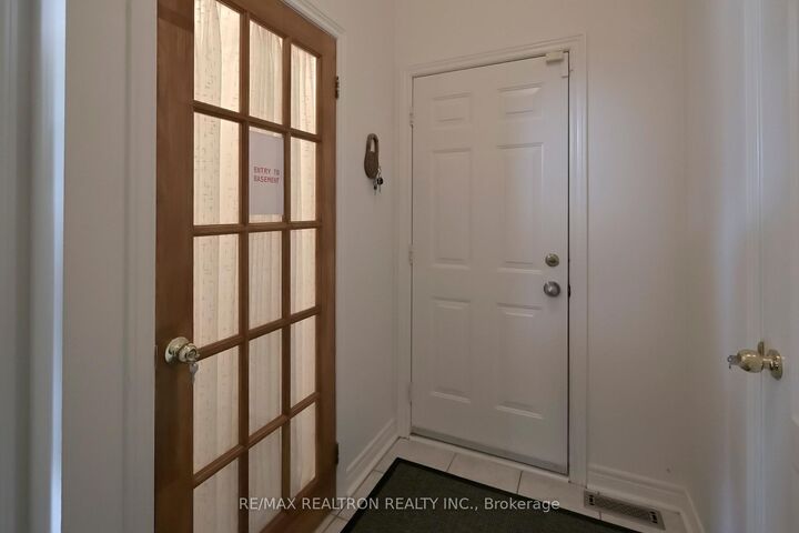 Property Photo:  123 Monte Carlo Drive  ON L4H 1R6 