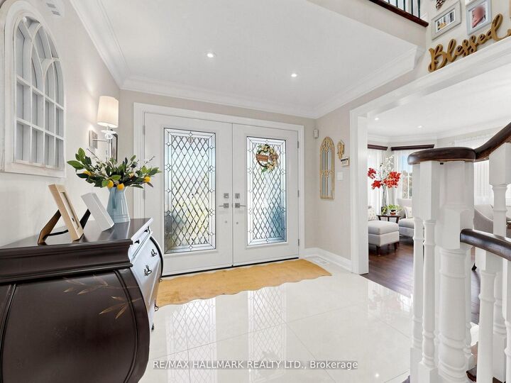 Property Photo: 98 Arrowhead Drive ON L4L 4A5