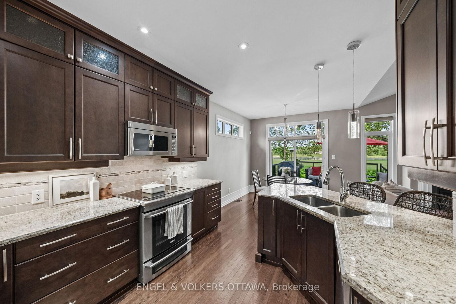 Property Photo:  112 Equinelle Drive  ON K0G 1J0 