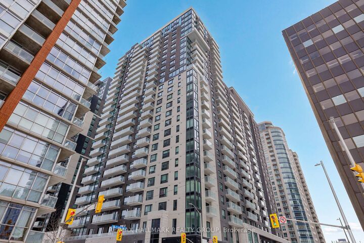 180 George Street 2001 — photo 1