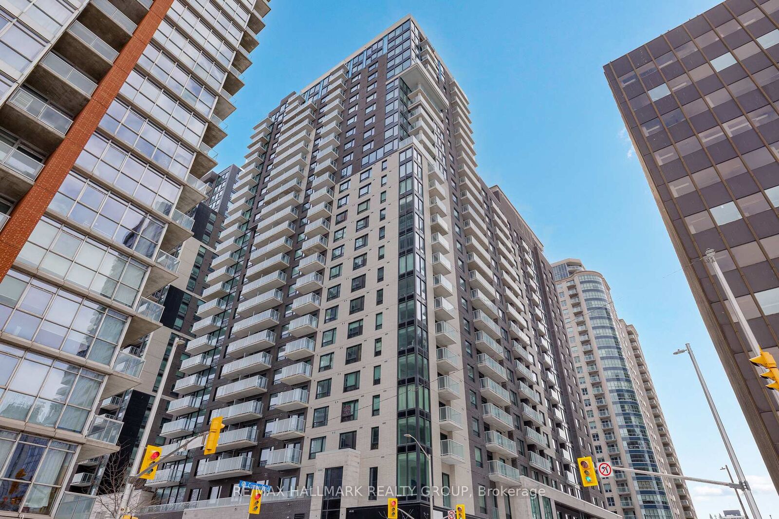 Property Photo: 180 George Street 2001 ON K1N 0G8
