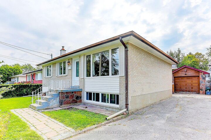 Property Photo: 432 Crosby Avenue Main ON L4C 2S1