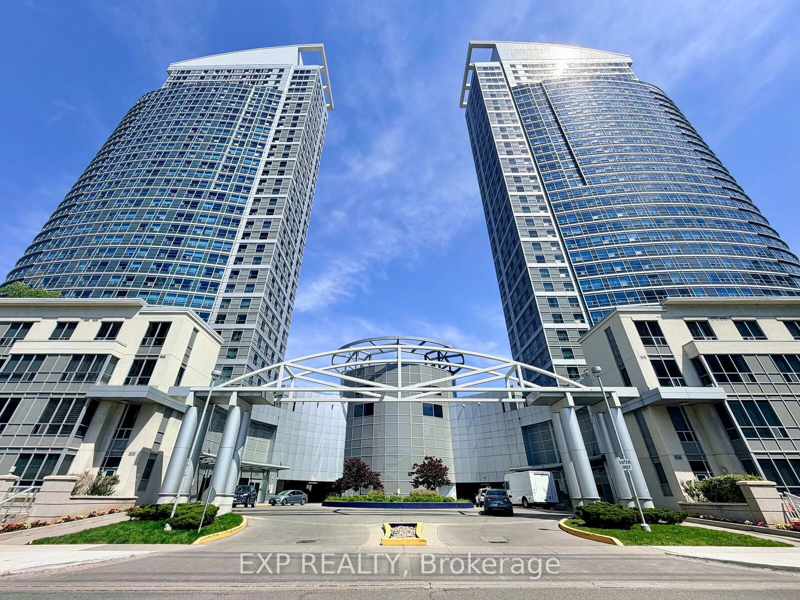 Property Photo:  38 Lee Centre Drive 2101  ON M1H 3J7 