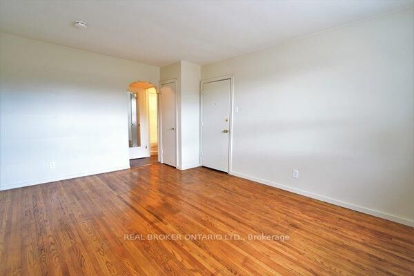 Property Photo:  202 O'Connor Drive 3  ON M4J 2T1 