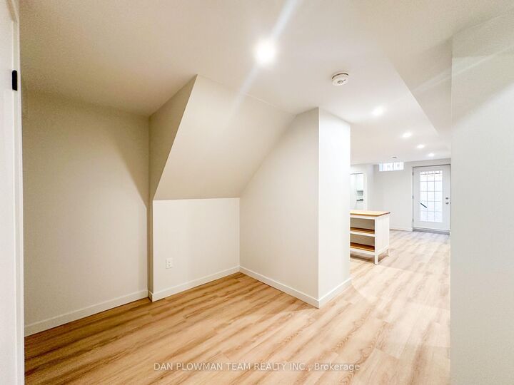 Property Photo:  813 Groveland Avenue Bsmt  ON L1K 0C3 