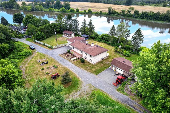 Property Photo: 1821 Ch Bercier Road ON K0B 1L0
